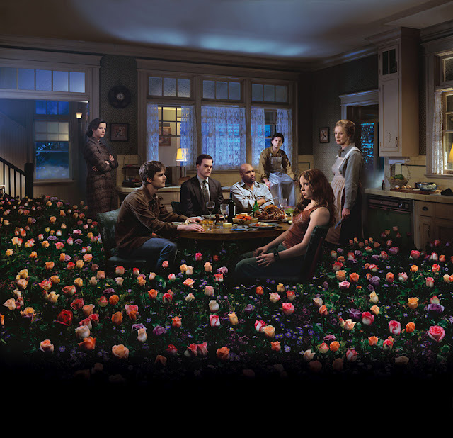 نام: Gregory-Crewdson--Six-Feet-Under-six-feet-under-111589_1024_989.jpg نمایش: 98 اندازه: 160.8 کیلو بایت